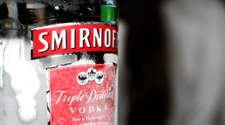 Diageo потратит на маркетинговую поддержку своих водочных брендов более 245 млн долларов, в том числе, на известную торговую марку Smirnoff. Фото: murilocardoso/flickr.com