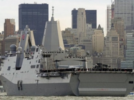 Корабль USS New York в гавани Нью-Йорка. Фото: AFP