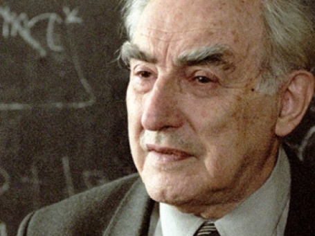 Российский физик-теоретик, Академик РАН, лауреат Нобелевской премии 2003 г. Виталий Гинзбург.Фото: РИА Новости