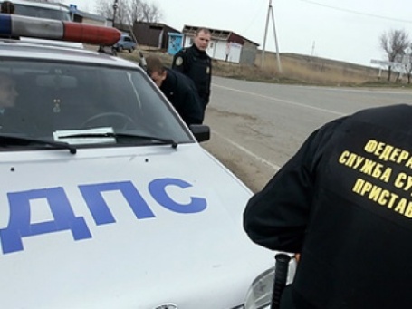 Судебные приставы Подмосковья начали изымать машины должников из автосервисов. Фото: РИА Новости