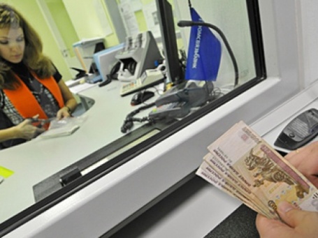В России второй день продолжается падение фондовых индексов, а рубль рухнул по отношению к доллару на 94 копейки — до 28,81 рубля. Фото: РИА Новости
