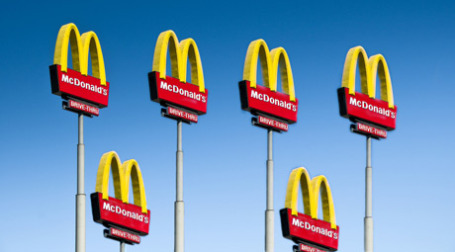 Вывеска McDonald's. Фото: Curtis Gregory Perry/flickr.com