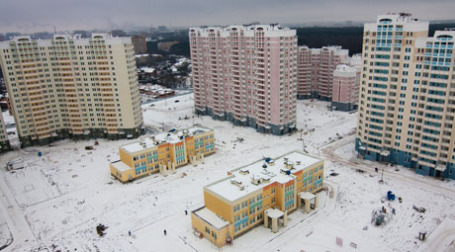 В декабре количество объектов-новостроек в продаже достигло в Москве 324 домов. Фото: Алексей Корольчук