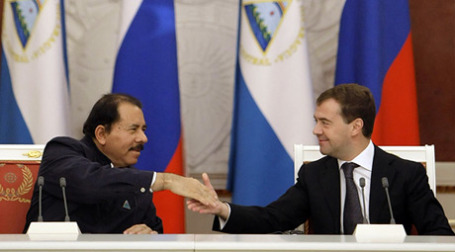 И вот новая глава дружбы Кремля с Даниэлем Ортегой, которая началась с визита никарагуанского президента в Москву в конце 2008 года. Фото: РИА Новости