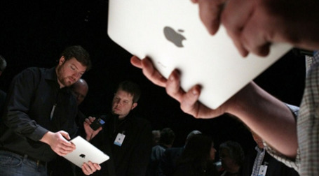 Для кого «таблетка» от Apple стала горькой? Фото: AFP