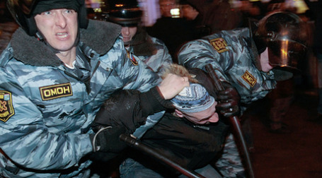 На прошедших в выходные митингах в Москве и Санкт-Петербурге десятки протестантов были задержаны милицией. Фото: РИА Новости
