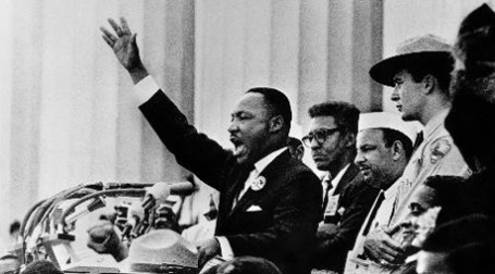 Мартин Лютер Кинг во время выступления в Вашингтоне в 1963 году. Фото: Bob Adelman/Magnum Photos