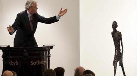 На аукционе Sotheby’s «Шагающий человек I» Альберто Джакометти дошагал до рекорда в $104,3 млн. Фото: ИТАР-ТАСС