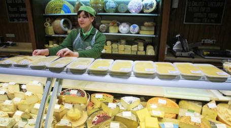 Продажа сыров в супермаркете. Фото: РИА Новости