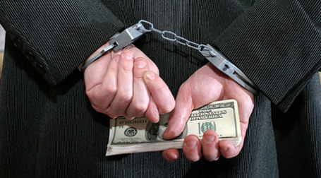 Суд отпустил из-под стражи следователя, обвиняемого в вымогательстве 15 млн долларов. Фото: PhotoXPress