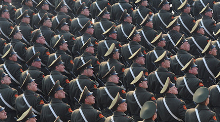 Военные подошли к празднику с тайной. Фото: РИА Новости
