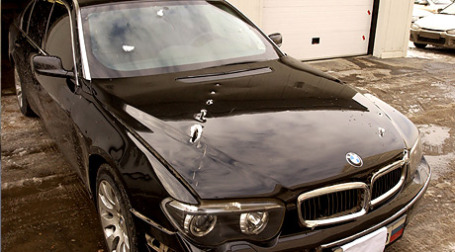 Автомобиль Чубайса после покушения. Фото: ИТАР-ТАСС