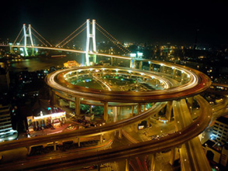 Многоуровневая развязка в Шанхае. Фото: shanghai.gov.cn
