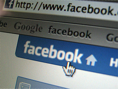 Facebook потеснил Google в показателях популярности у пользователей. Фото: Salvo Vaccarella/flickr.com