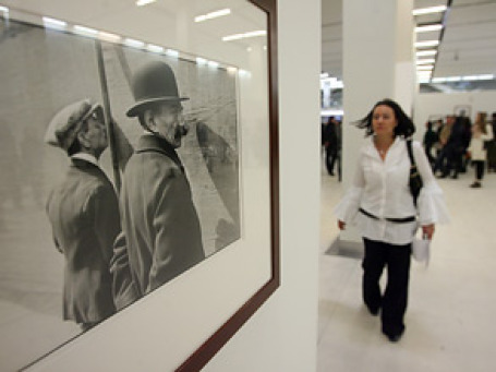 Одна из фоторабот Анри Картье-Брессона, представленная на открывшейся в Манеже выставке. Фото: Григорий Собченко/BFM.ru