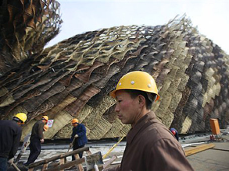 Строительство немецкого павильона для Shanghai World Expo. Фото: AP
