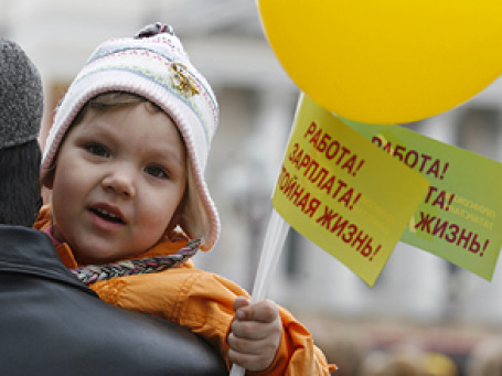 Объем задолженности по зарплате в крупных и средних коммерческих и государственных предприятиях резко пошел на убыль. Фото: РИА Новости