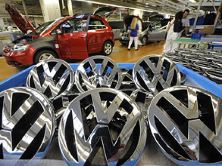 По итогам четырех месяцев 2010 года Volkswagen Golf VI стал самым продаваемым автомобилем в странах Евросоюза. Фото: AP