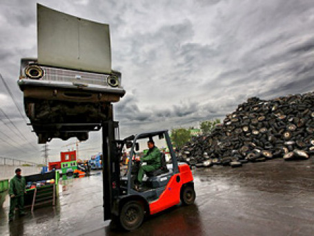 Российская программа утилизации отличается от от западных тем, что работает не на ликвидацию запасов старых авто, а на увеличение производства. Фото: РИА Новости