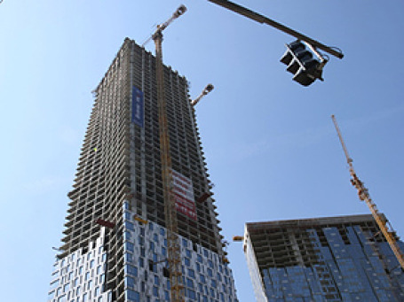 «Дом на Мосфильмовской» может стать на 22 этажа короче. Фото: РИА Новости