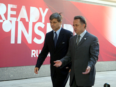 Глава Инспекционной комиссии FIFA Харольд Майне-Николлс и министр спорта, туризма и молодежной политики РФ Виталий Мутко. Фото: PhotoXpress