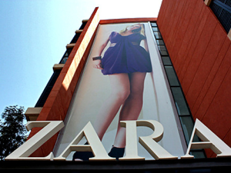 Крупнейший в мире одежный ритейлер Inditex (торговая марка Zara) начнет продавать свои товары через Интернет. Фото: Nello Coppeto/flickr.com
