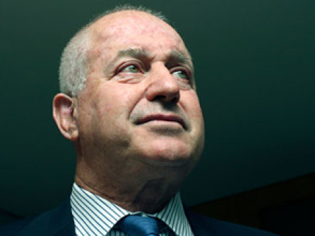 Жюль Кролл, в 80-е годы прошлого столетия разоблачивший махинации филиппинского диктатора Маркоса, а в 1990-е нашедший спрятанные деньги Саддама Хусейна, купил рейтинговую компанию Lace. Фото: enjeux.org