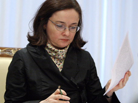 Министр экономического развития Эльвира Набиуллина рассказала сенаторам о малом и среднем бизнесе. Фото: РИА Новости