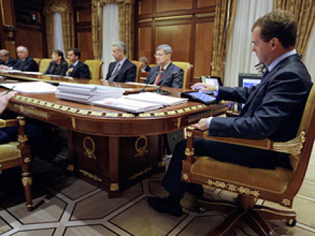 Президент Дмитрий Медведев провел первое совещание по реформированию МВД после анализа поправок, предложенных к законопроекту о полиции. Фото: РИА Новости