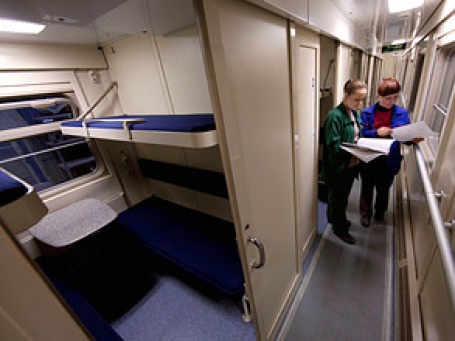 Билеты на верхние полки в купе с 15 октября станут в два раза дешевле. Фото: РИА Новости