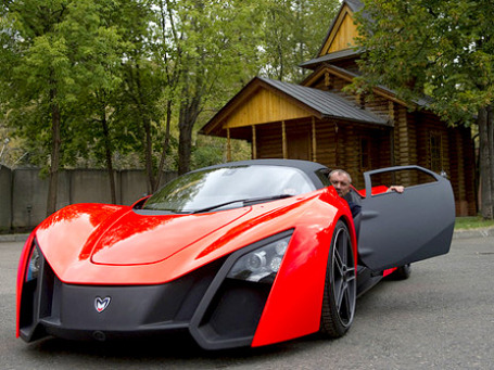 Российская автомобильная компания Marussia Motors запустила на своем заводе в Москве серийное производство спорткаров. Фото: РИА Новости