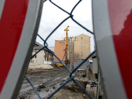 Москвичи выступают против строительства апарт-отеля с офисами и подземной парковкой — совместного проекта студии «ТриТэ» Никиты Михалкова и компании «БЭЛ Девелопмент». Фото:РИА Новости