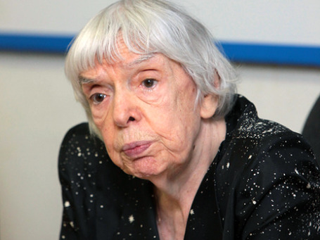 Руководитель Московской Хельсинкской группы Людмила Алексеева выразила недовольство тем, что до сих пор нет ответа на отправленные руководству силовых ведомств результаты общественного расследования гибели Сергея Магнитского. Фото: РИА Новости