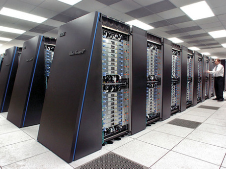 В 1997 году суперкомпьютеру Deep Blue удалось обыграть в шахматы тогдашнего чемпиона мира Гарри Каспарова. Фото: Argonne National Laboratory/flickr.com