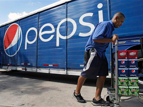 Благодаря покупке «Вимм-Билль-Данна» PepsiCo превратится в крупнейшего производителя пищевой продукции в Восточной Европе с годовой выручкой около 5 млрд долларов. Фото: AP