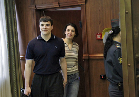 По данным Генпрокуратуры, причиной расправы над адвокатом Маркеловым стали националистические взгляды Тихонова и Хасис. Фото: РИА Новости