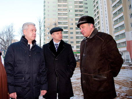 Сергей Собянин считает, что и в Москве может быть доступное жилье. Под него, а также под строительство гаражей и «долевку» он создал в стройкомплексе новый комитет. Фото: mos.ru