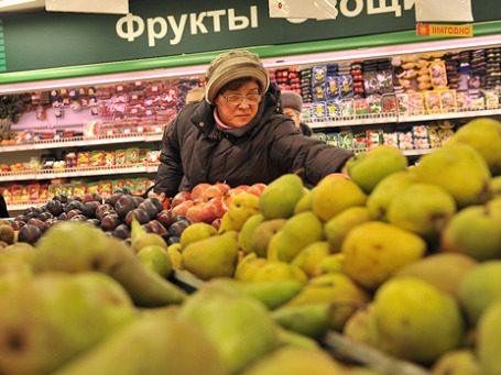 Потребление в России увеличивается не в натуральном выражении, а в стоимостном за счет высокой инфляции. Фото: Митя Алешковский/BFM.ru