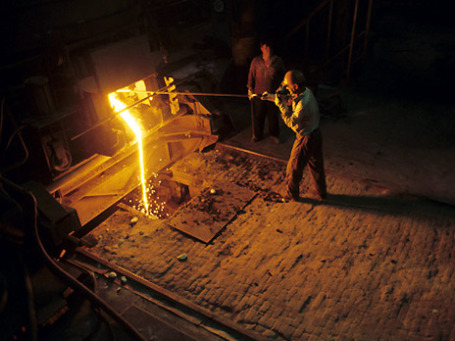 Московский металлургический завод «Серп и молот» работает без малого 128 лет: он был построен в 1883 году французским предпринимателем Юлием Гужоном. Фото: РИА Новости