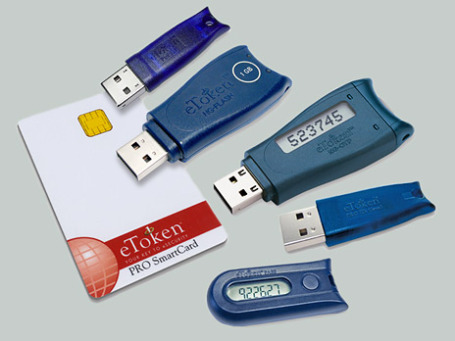 Электронные ключи eToken. Фото: shop.telenet.ru