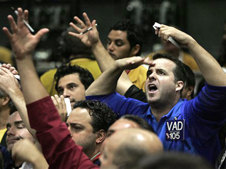 Рынки отреагировали на прогноз Standard & Poor's мгновенно: британский индикатор FTSE100 упал на 2,26%, германский DAX — на 2,29%, французский CAC40 — на 2,44%. Фото: AP