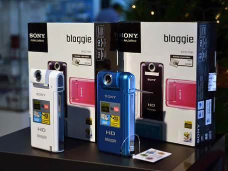 Видеокамеры Sony MHS-PM5. Фото: vivaiquique/flickr.com