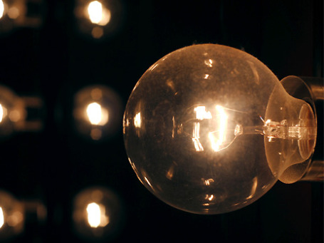 Не исключено, что в случае неуплаты долгов в ближайшее время экспортер может полностью «выключить свет». Фото: hgiugno/flickr.ru