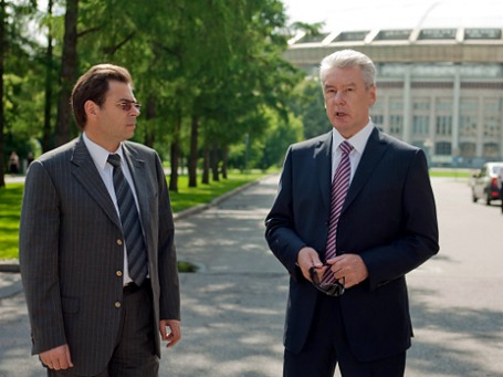 Сергей Собянин во время осмотра территории олимпийского комплекса «Лужники». Фото: РИА Новости