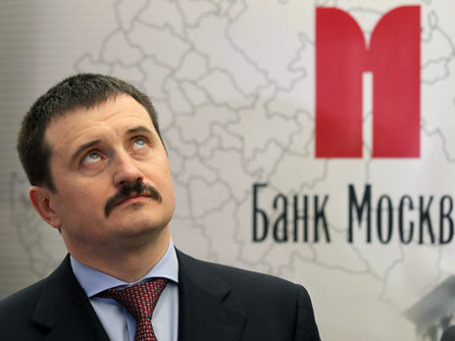 Глава Банка Москвы Михаил Кузовлев сообщил, что ВТБ вернулся к переговорам с акционером о сроках консолидации акций. Фото: РИА Новости