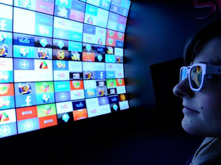 Основные инновационные прорывы эксперты ожидают от слияния телевидения и Интернета. Фото: AP