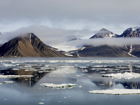 Этим летом чуть было не пал рекорд 2007 года, когда площадь арктического льда достигла минимального показателя за всю историю наблюдений. Фото: ИТАР-ТАСС