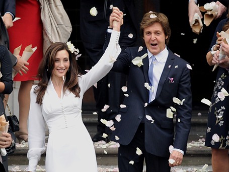 Свадьба Пола Маккартни и Нэнси Шевелл в Лондоне. Фото: ИТАР-ТАСС