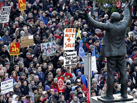 Демонстрации против режима экономии проходили и в Ирландии, но их было намного меньше, чем в Греции. Фото: AP