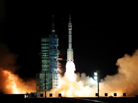 «Шэньчжоу-8» запустили на орбиту рано утром из пустыни Гоби. Фото: AP